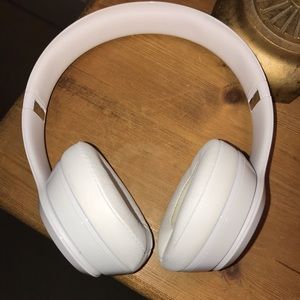 BEATS HEADPHONES GREAT CONDITION